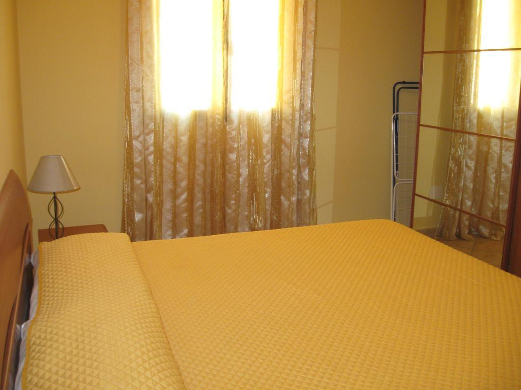 Rosy'S Apartments Trappeto  Szoba fotó