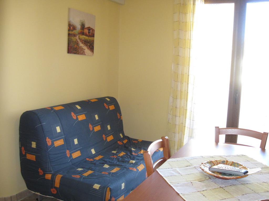 Rosy'S Apartments Trappeto  Szoba fotó